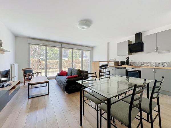 Grand T2 Lumineux tout équipé avec terrasse