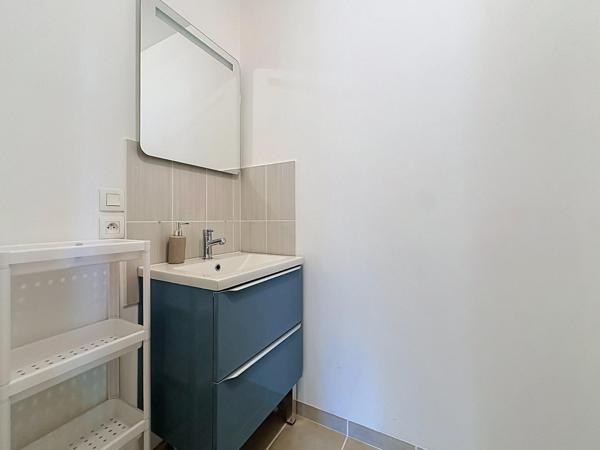 Grand T2 Lumineux tout équipé avec terrasse