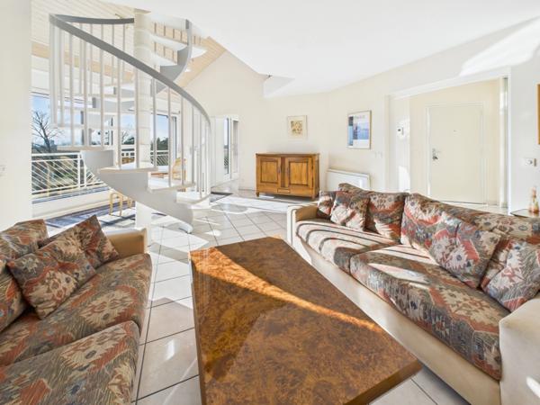 Haute Savoie (74), à vendre AMBILLY - Proche douane - Appartement T4 duplex attique