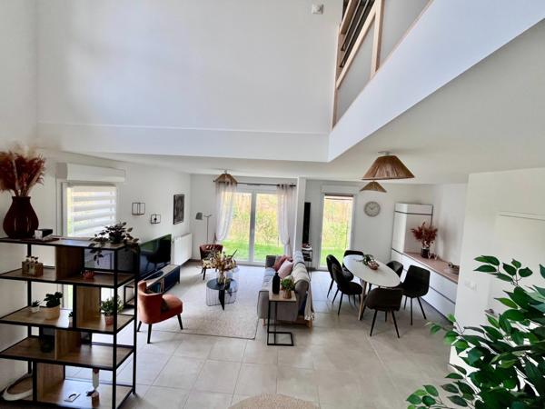à vendre appartement duplex 100m² rez de jardin 5 pièces SCIEZ (74) parking et cave