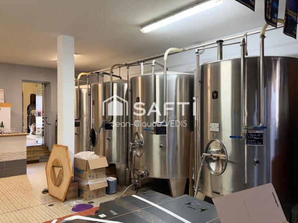 LOCAL COMMERCIAL , CAVE