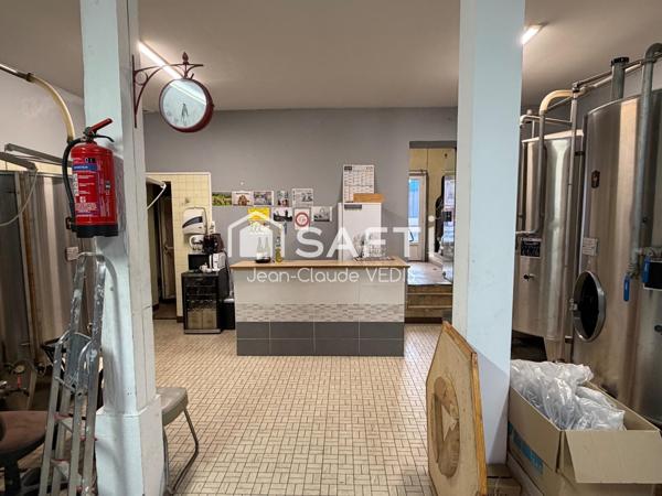 LOCAL COMMERCIAL , CAVE