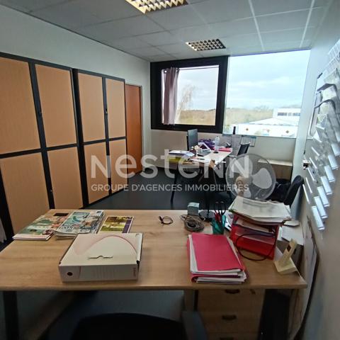 A louer bureaux de 184m² sur Theix proximité RN 165
