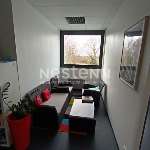 A louer bureaux de 184m² sur Theix proximité RN 165