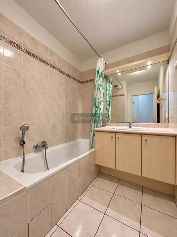 Vente                                                      Appartement
                        
                     2 pièces                      34 m2                     à Saint-Aygulf
