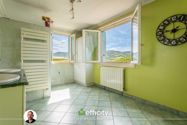 Maison
         5 pièces
        - 132 m² Exclusivité 320 000 € *