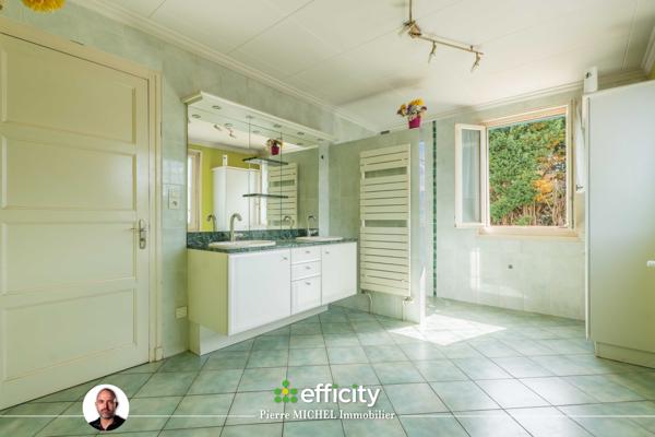 Maison
         5 pièces
        - 132 m² Exclusivité 320 000 € *