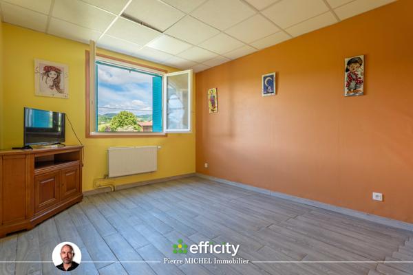 Maison
         5 pièces
        - 132 m² Exclusivité 320 000 € *