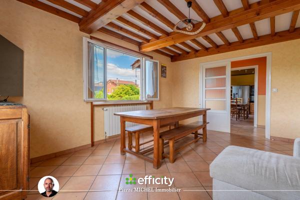 Maison
         5 pièces
        - 132 m² Exclusivité 320 000 € *