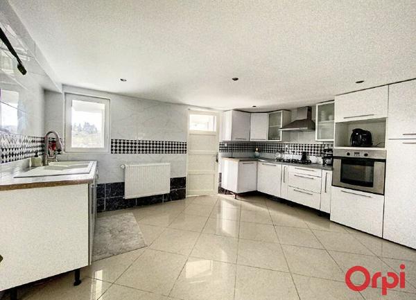 Maison à vendre    6 pièces •  Montluçon