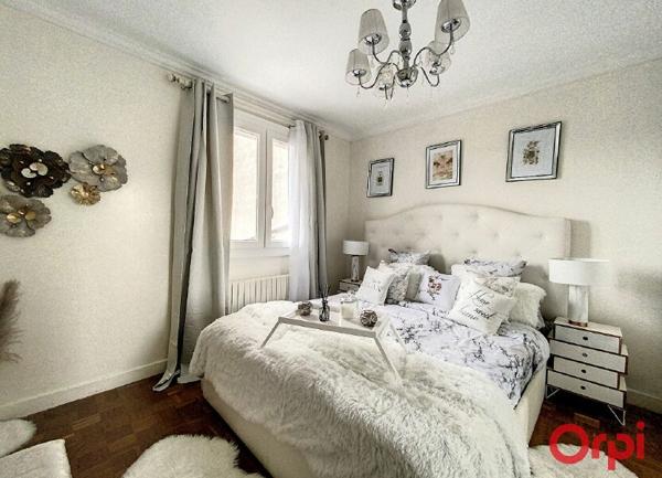 Maison à vendre    6 pièces •  Montluçon