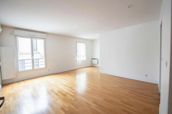 Appartement T3 avec terrasse et stationnement  place Ney