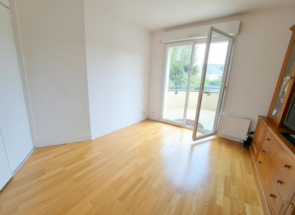 Appartement T3 avec terrasse et stationnement  place Ney
