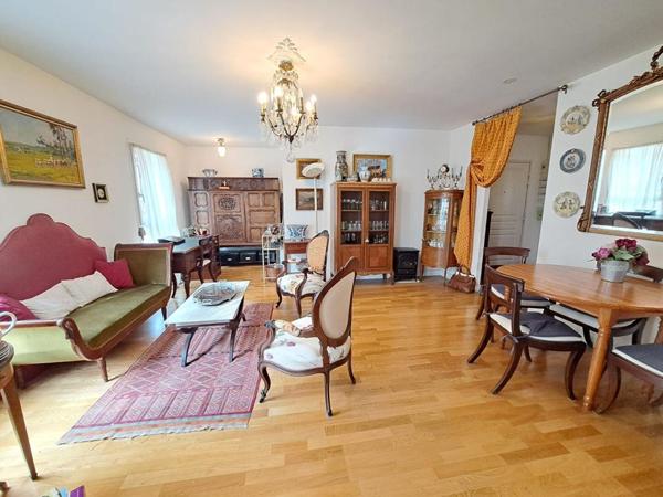 Appartement T3 avec terrasse et stationnement  place Ney