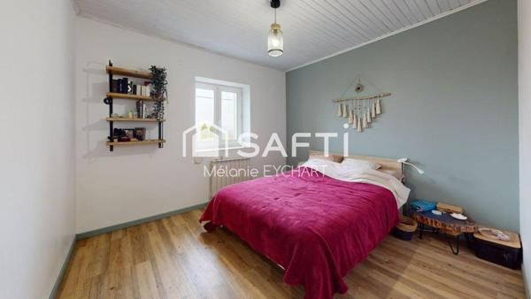 Charmante maison ancienne, au cœur d’un secteur calme et recherché près de Champniers.