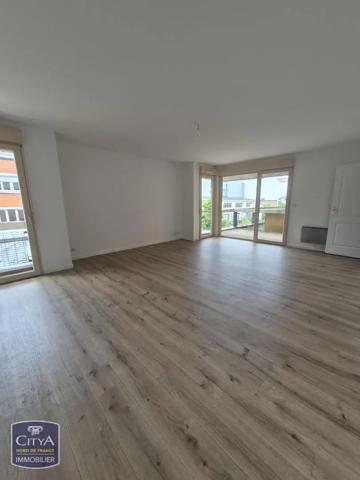Appartement à louer 3 pièces 82.15m² Valenciennes (59300)