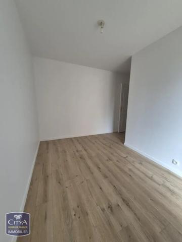 Appartement à louer 3 pièces 82.15m² Valenciennes (59300)