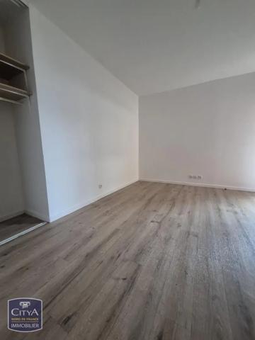 Appartement à louer 3 pièces 82.15m² Valenciennes (59300)