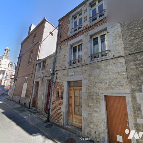 Ensemble immobilier situé à GIVET (08600), 1 Place Carnot, cadastré section BC numéro 892