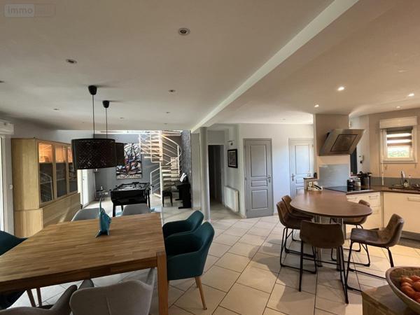 Maison à vendre à Livré la Touche en Mayenne (53400), ref : 53032-1026