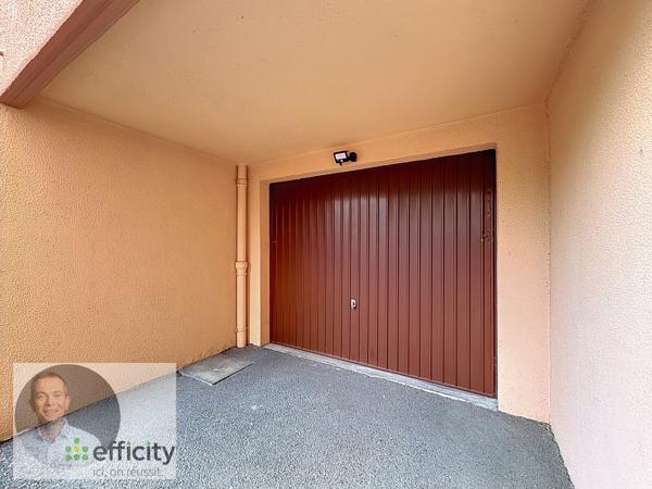 Parking
        
        - 39 m² 48 500 € *