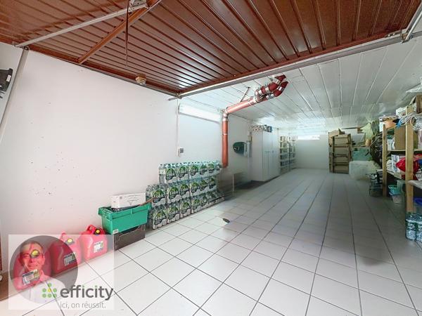 Parking
        
        - 39 m² 48 500 € *