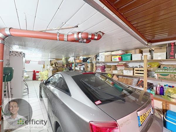 Parking
        
        - 39 m² 48 500 € *