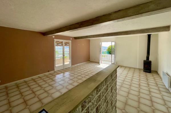 Maison à vendre 4 pièces SAINT LAURENT DU VAR (06)