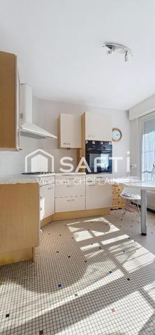 pharos, Bel-étage lumineuse, 3CH, garage jardin,135M², Métro Tram