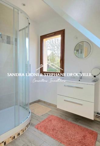 AUNEAU - ABLIS -  MAGNIFIQUE LONGERE de 195 m² - 7 PIECES - AVEC PISCINE