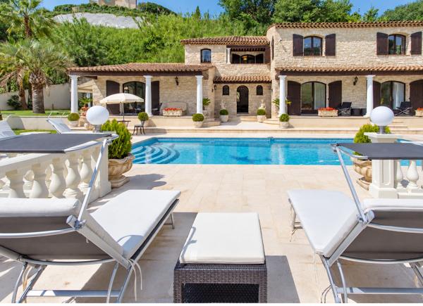 Vente Villa de luxe Cagnes-sur-Mer 5 Pièces 223 m²