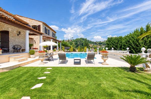 Vente Villa de luxe Cagnes-sur-Mer 5 Pièces 223 m²