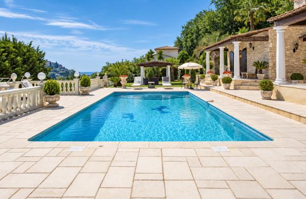 Vente Villa de luxe Cagnes-sur-Mer 5 Pièces 223 m²