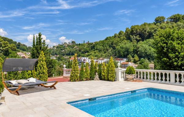Vente Villa de luxe Cagnes-sur-Mer 5 Pièces 223 m²
