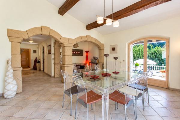 Vente Villa de luxe Cagnes-sur-Mer 5 Pièces 223 m²