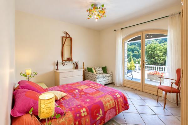 Vente Villa de luxe Cagnes-sur-Mer 5 Pièces 223 m²