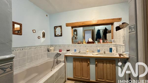 Maison à vendre 8 pièces 150 m² Saint-Étienne-de-Fontbellon