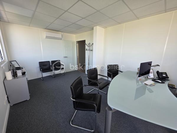 Bureau de 234 m²