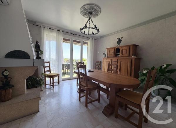Maison à vendre  4 pièces - 200 m 2   PORT DE BOUC  - 13