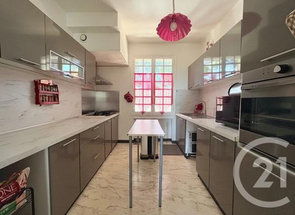 Maison à vendre  4 pièces - 200 m 2   PORT DE BOUC  - 13
