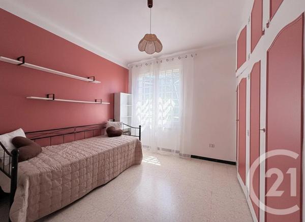 Maison à vendre  4 pièces - 200 m 2   PORT DE BOUC  - 13