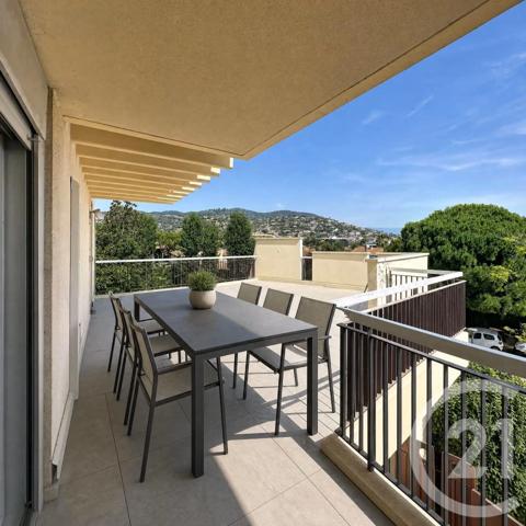 Appartement F3 à vendre  3 pièces - 69 m 2   MANDELIEU LA NAPOULE  - 06