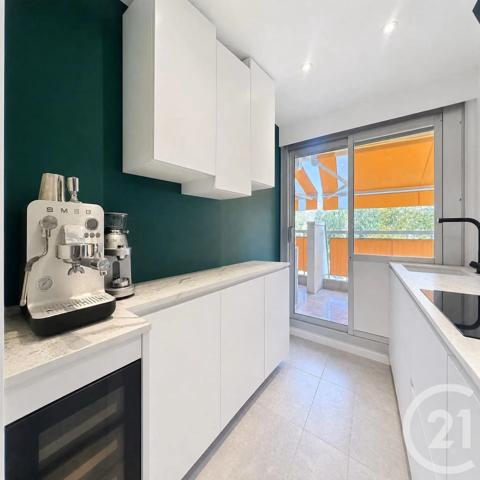 Appartement F3 à vendre  3 pièces - 69 m 2   MANDELIEU LA NAPOULE  - 06