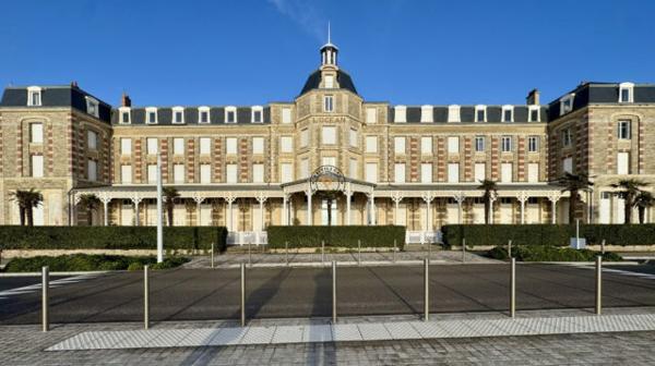 PORNICHET – T5 avec superbe vue mer avec stationnements