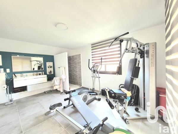 Maison traditionnelle 7 pièces de 210 m² à Égletons (19300)