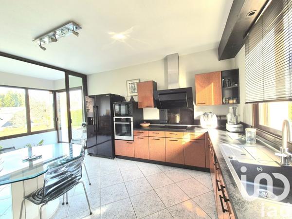 Maison traditionnelle 7 pièces de 210 m² à Égletons (19300)