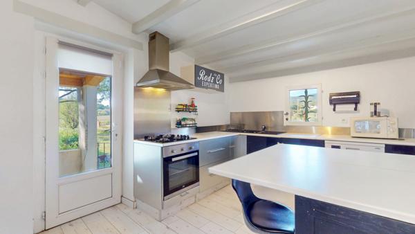 Rustrel (84400) [NOUVEAUTÉ & POTENTIEL] Maison de Hameau Ancienne à Rustrel – Vue Panoramique sur la Montagne, Jardin Clos & S