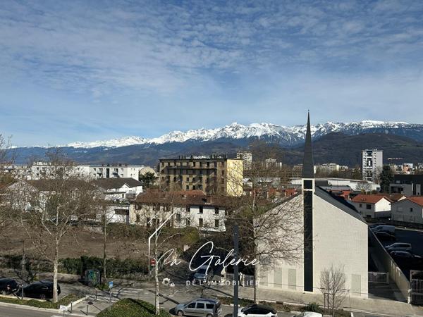 T3 RESIDENCE RECENTE GRENOBLE