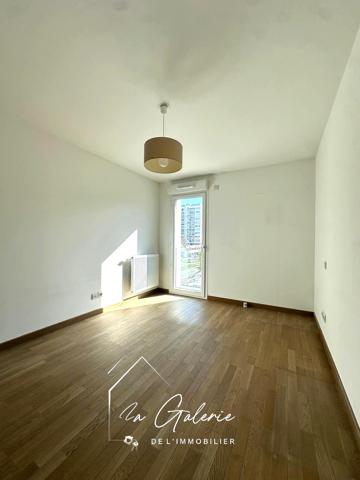 T3 RESIDENCE RECENTE GRENOBLE