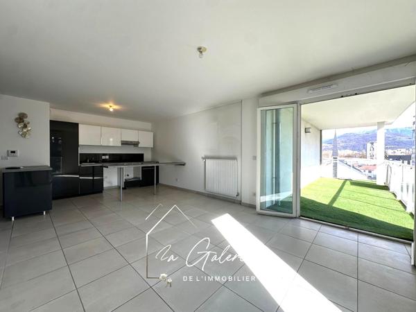 T3 RESIDENCE RECENTE GRENOBLE